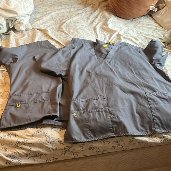 WonderWink Tops - Women’s modern fit scrub tops (set of 2)